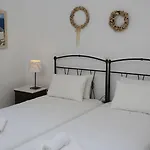 Lykomides Pensionat 3*