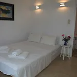 Pensionat Lykomides 3*