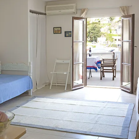 Konukevi Lykomides Linaria (Skyros)