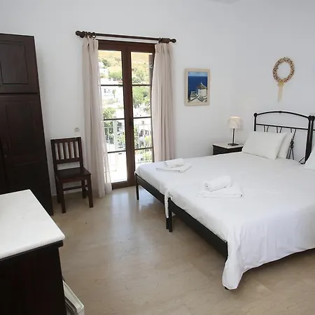 Konukevi Lykomides 3*