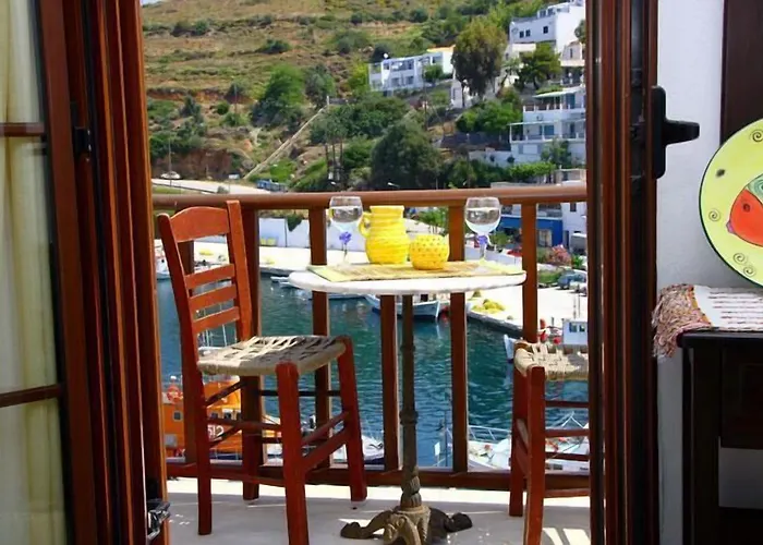 Konukevi Lykomides 3*