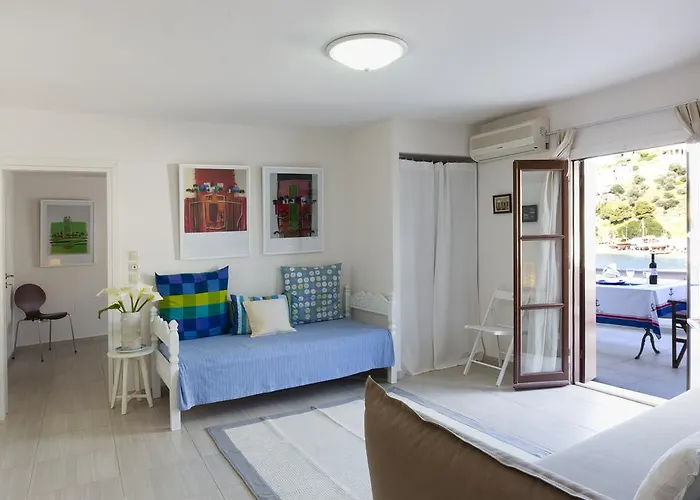 Lykomides 3* Linaria (Skyros)