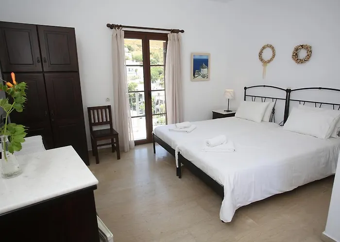 Konukevi Lykomides 3*